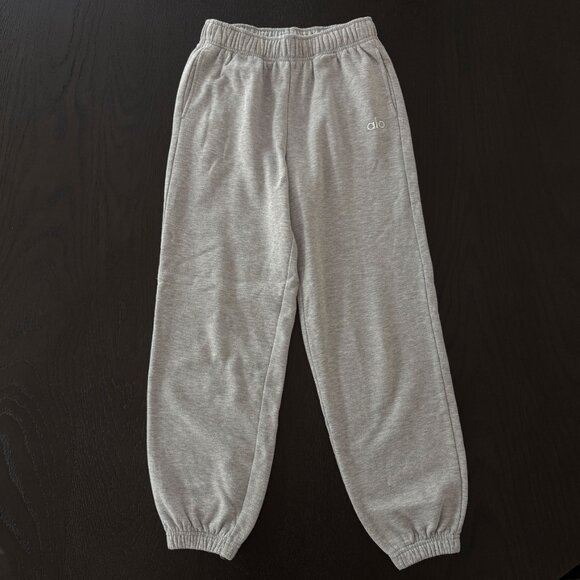 Alo Athletic Heather Grey Accolade Sweatpant - Picture 2 of 4